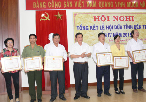 Lễ hội Dừa tỉnh Bến Tre lần thứ IV năm 2015: Tổ chức thành công, hiệu quả, an toàn và tiết kiệm