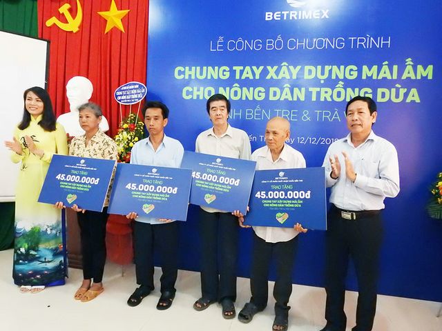 Betrimex hỗ trợ 9 hộ nông dân xây nhà tình thương