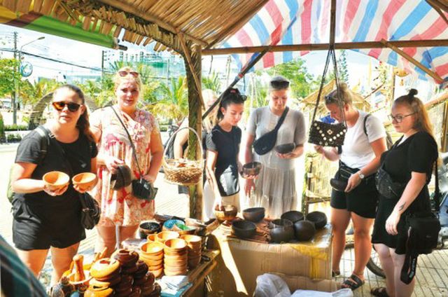 Cây dừa trên đường hội nhập