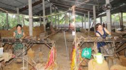 Kéo và xe chỉ sợi xơ dừa tạo thu nhập ổn định cho lao động nông thôn
