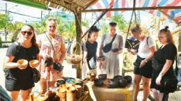 Cây dừa trên đường hội nhập