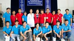 Nhân viên Công ty TNHH Chế Biến Dừa Lương Quới tham gia ngày hội hiến máu tình nguyện năm 2019