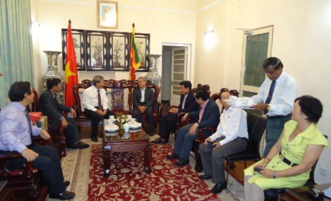 Hiệp Hội Dừa Bến Tre làm việc tại Sri Lanka